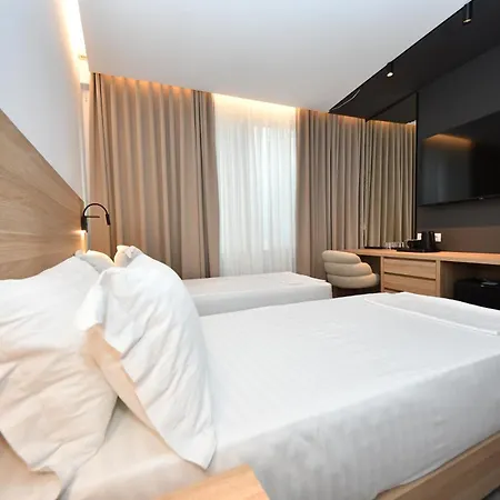Ξενοδοχείο Giulia Center 4*