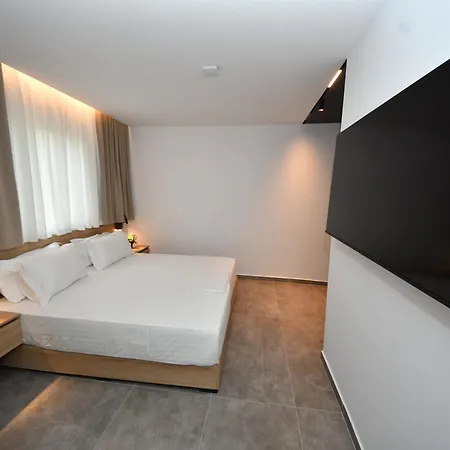Ξενοδοχείο Giulia Center 4*