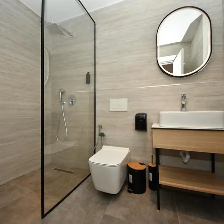 Giulia Center Ξενοδοχείο 4*