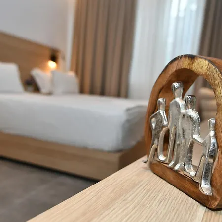 Ξενοδοχείο Giulia Center 4*
