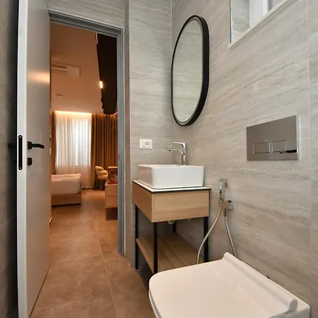 Ξενοδοχείο Giulia Center 4*