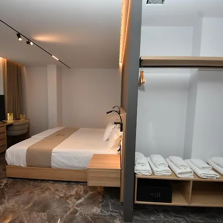 Giulia Center Ξενοδοχείο 4*